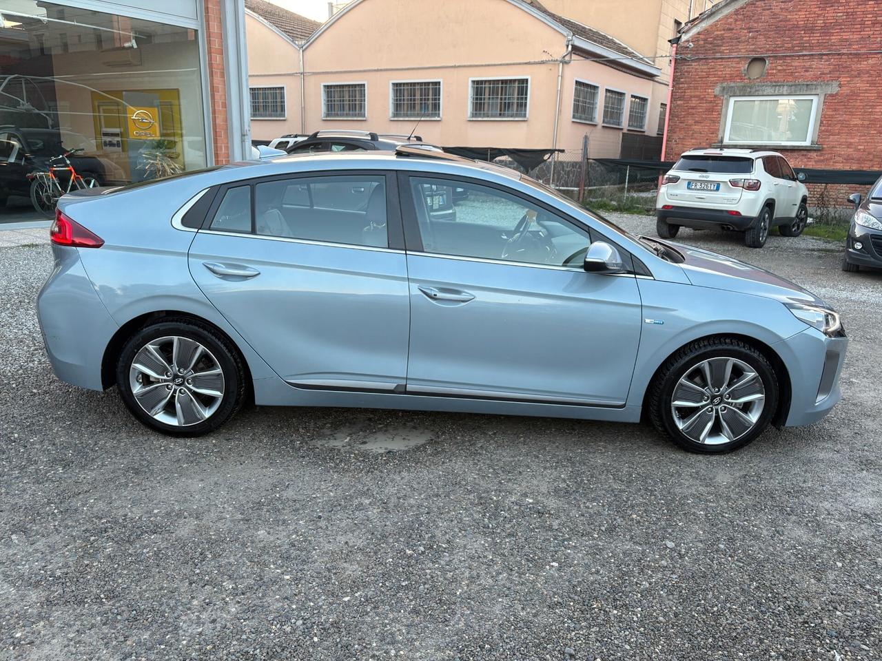 Hyundai Ioniq 1.6 Hybrid -Full