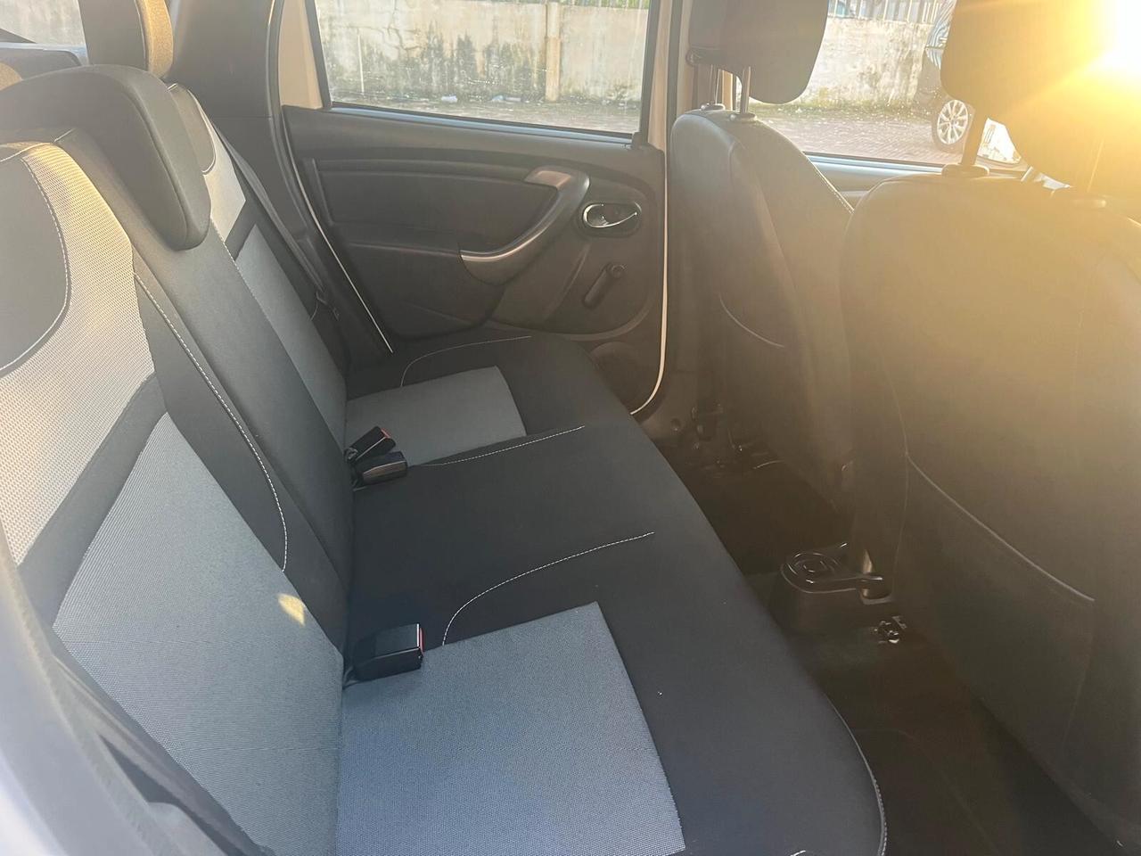 Dacia Duster 1.461 109CV 4x2 Serie Speciale Lauréate Family