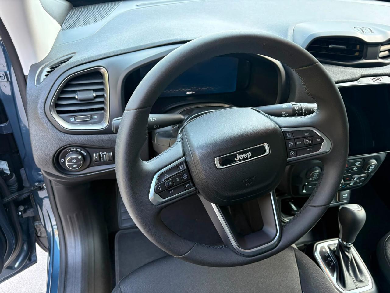 Jeep Renegade 1.5 Turbo T4 MHEV Summit