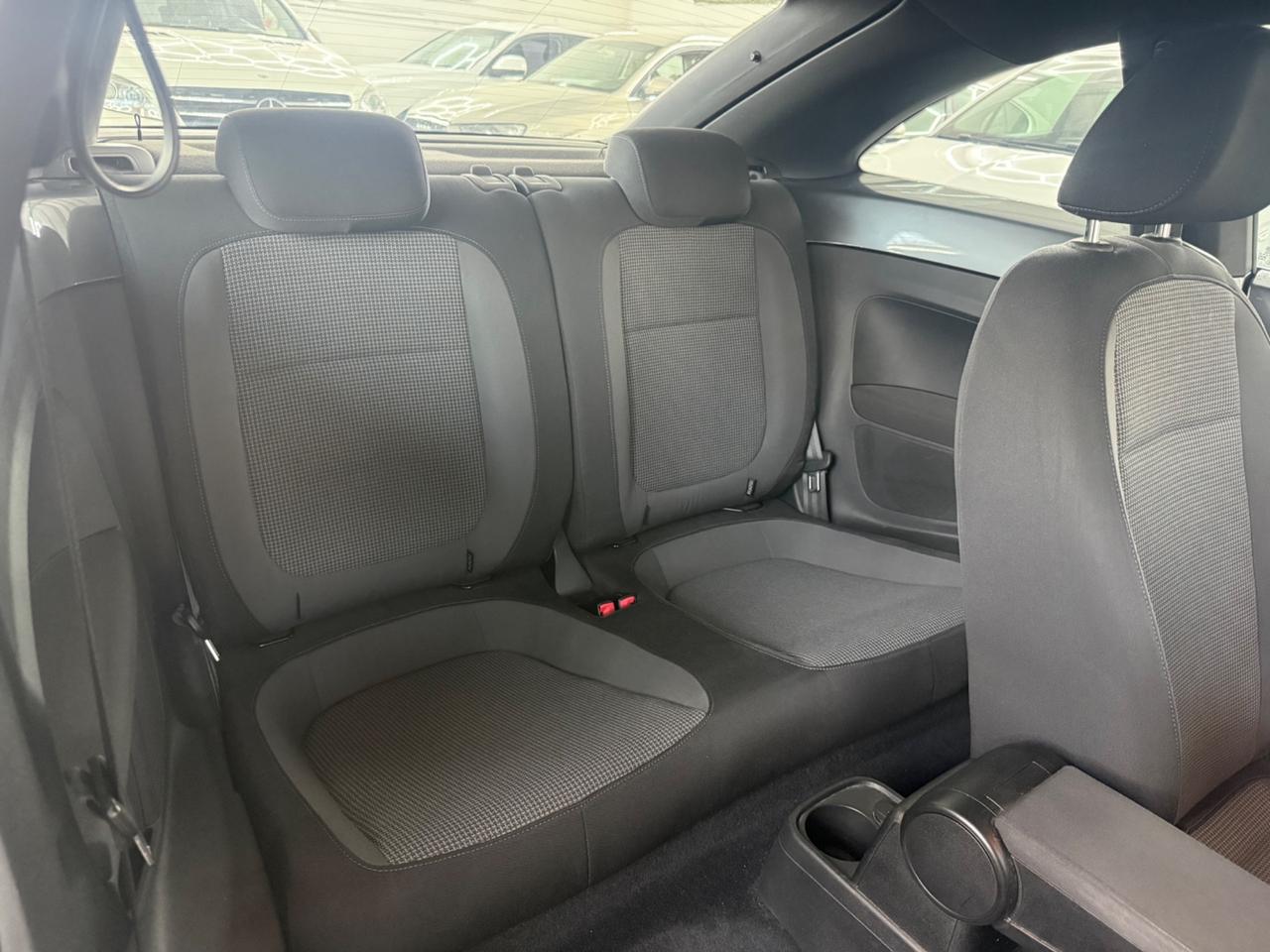 Volkswagen Maggiolino 1.6 TDI Design