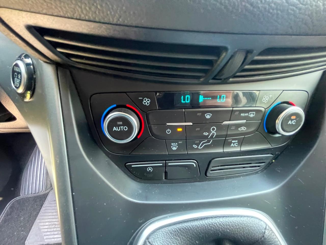 Ford Kuga 2.0 TDCI 120 CV S&S 2WD Powershift ST-Line