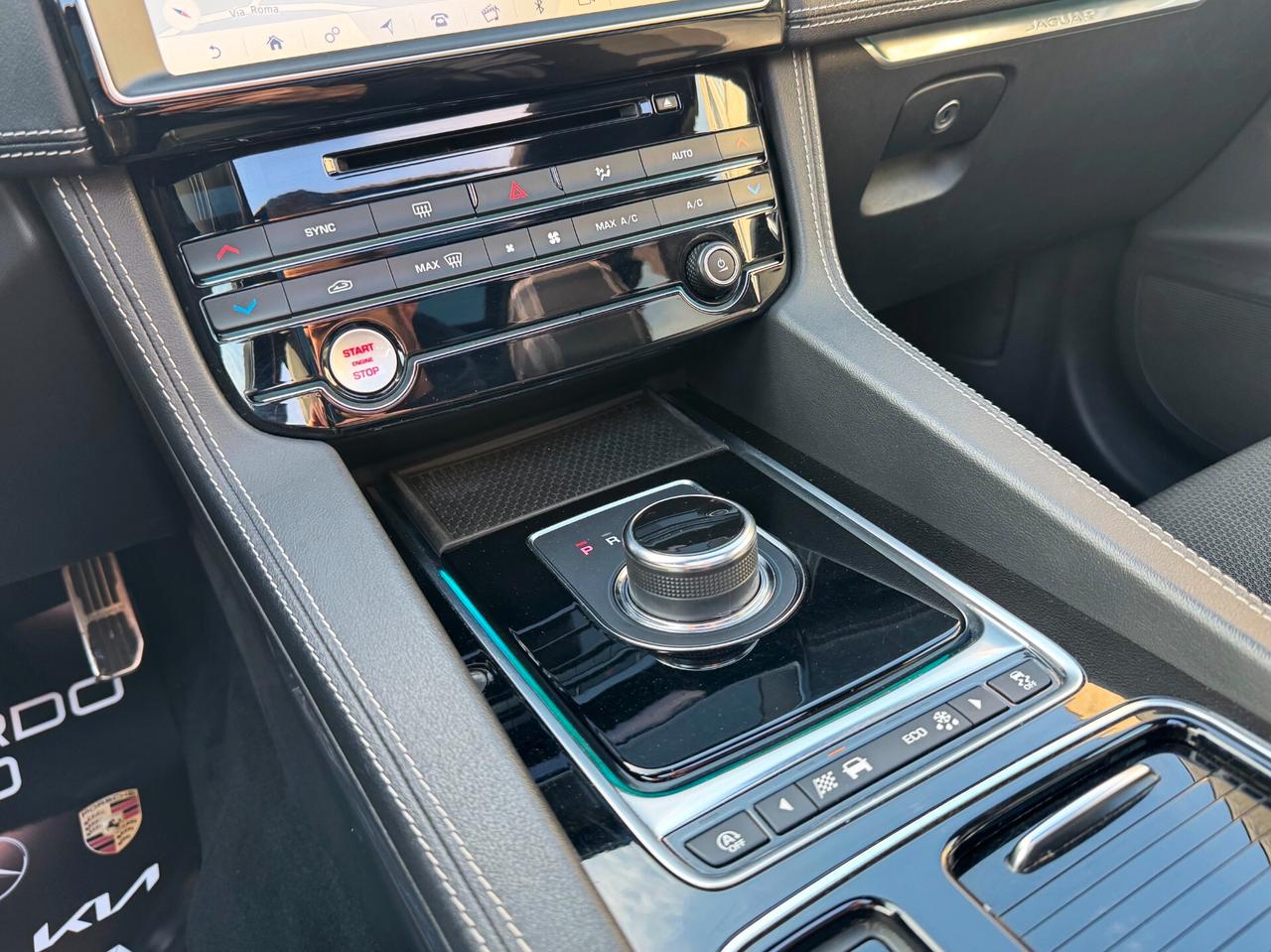 Jaguar F-Pace 2.0 R-Sport AWD 180cv my19 | PREZZO PROMO