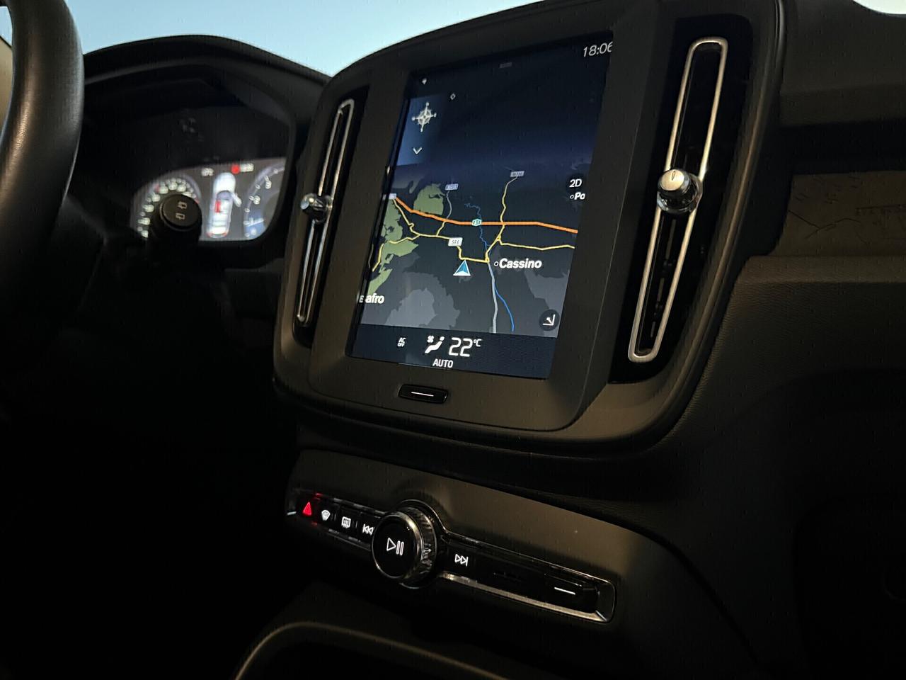 Volvo XC40 T3 Geartronic R-design PARI AL NUOVO