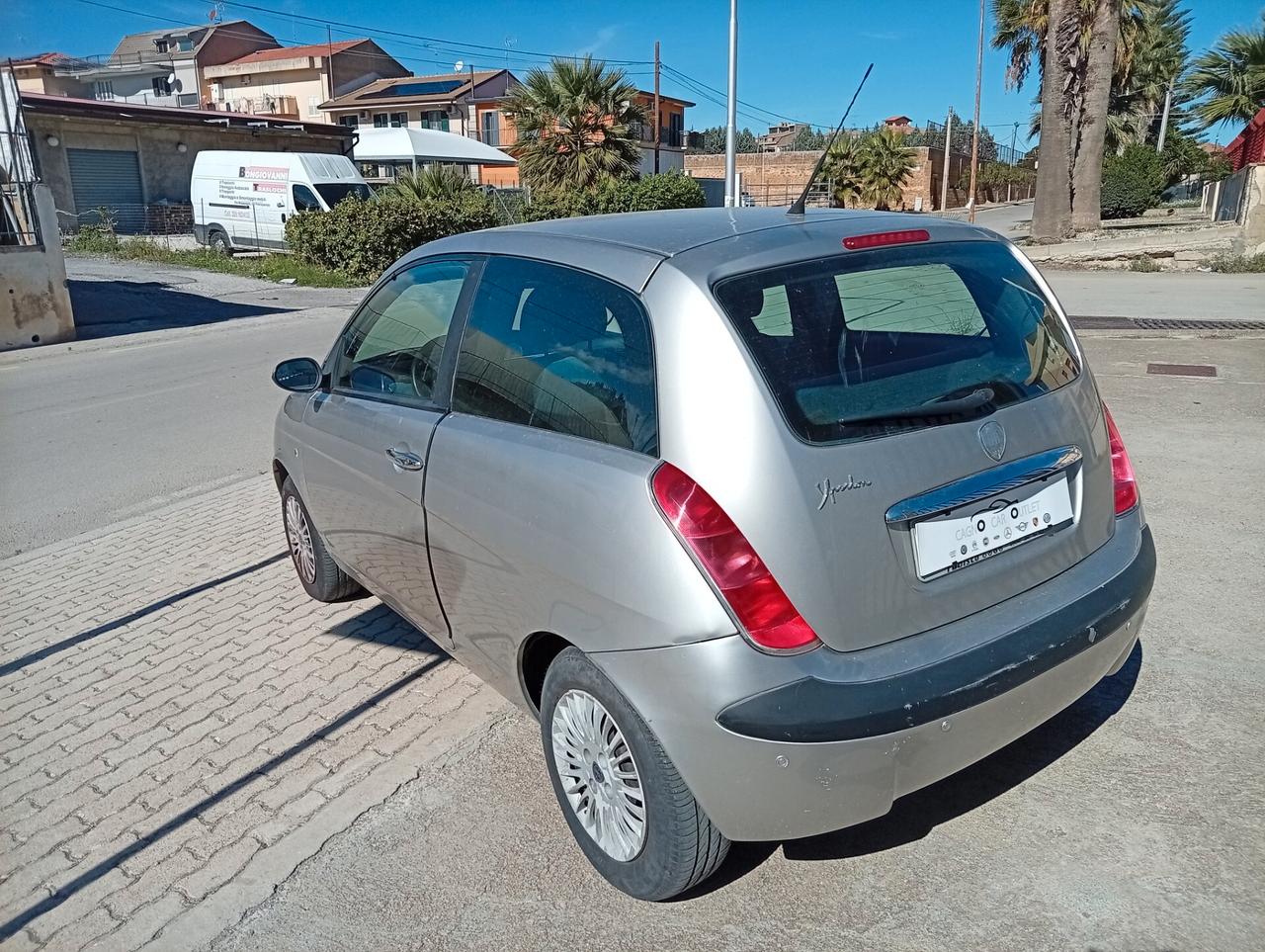 Lancia Ypsilon 1.2 16V Oro