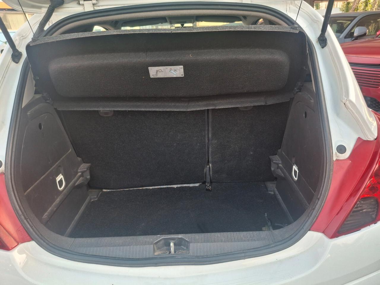 Opel Corsa 1.3 CDTI 75CV.-DIESEL-NEOPATENTATI-