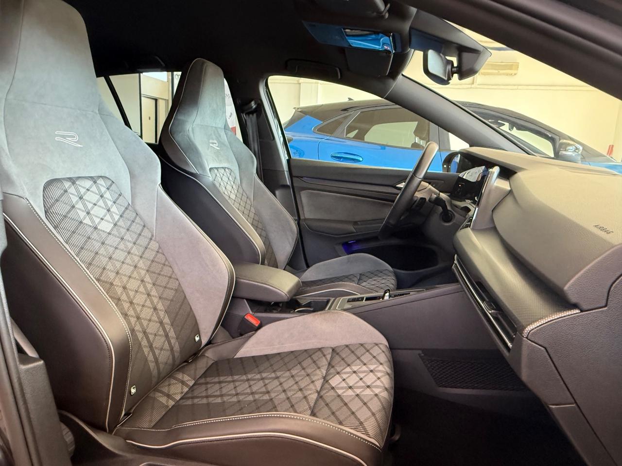 Volkswagen Golf 1.5 eTSI 150 CV EVO ACT DSG R-Line