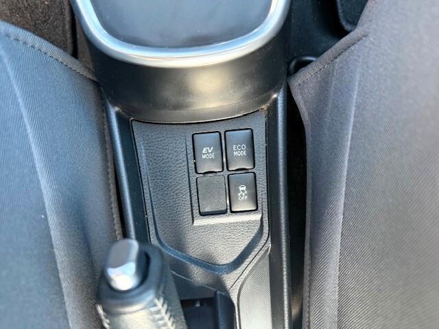 Toyota Yaris 1.5 Hybrid 5P Auto Business