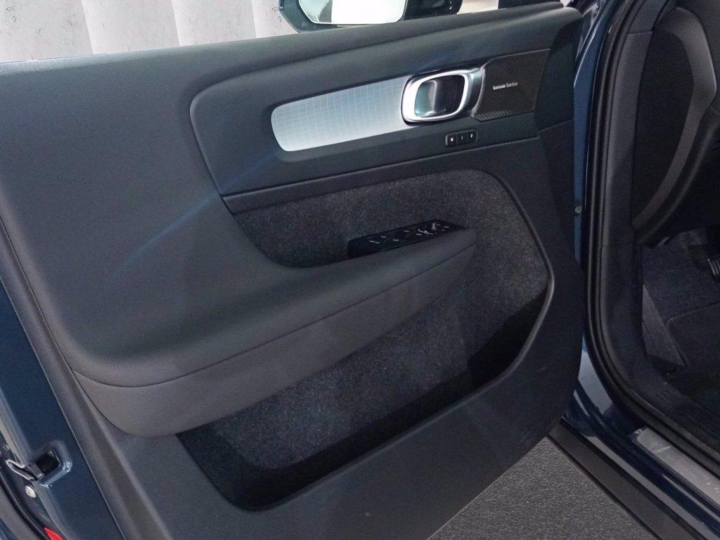 VOLVO XC40 2.0 b3 Ultra Black Edition auto del 2025