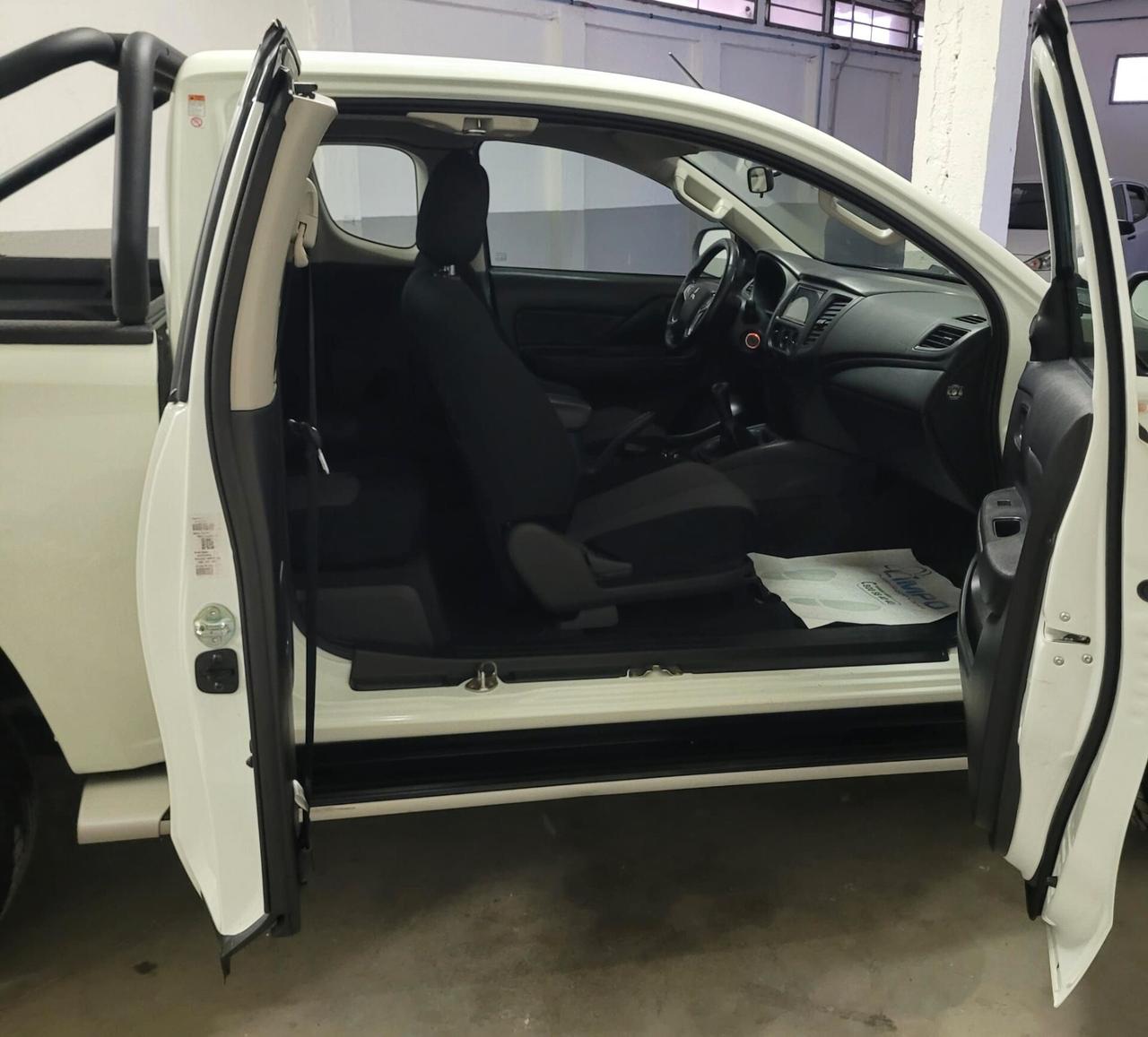 Mitsubishi L200 2.3 D Club Cab 4x4 Easy Select Inform