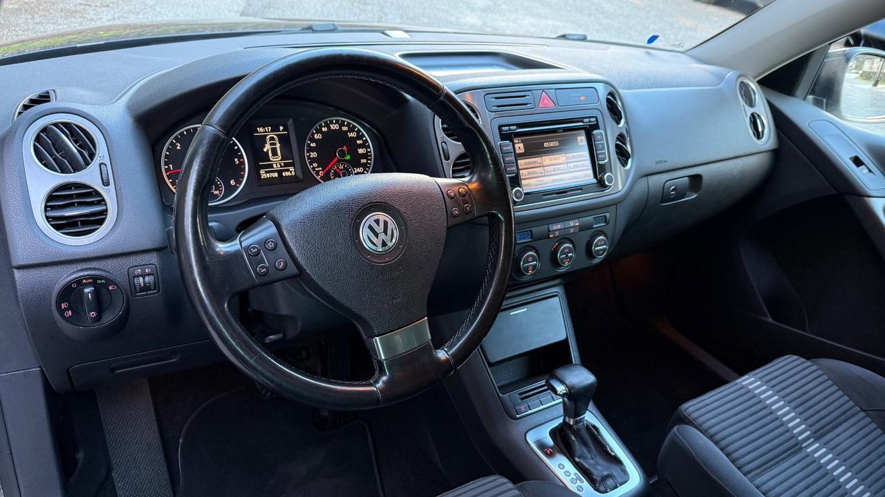 Volkswagen Tiguan 2.0 TDI DPF 4MOTION tiptronic Sport & Style