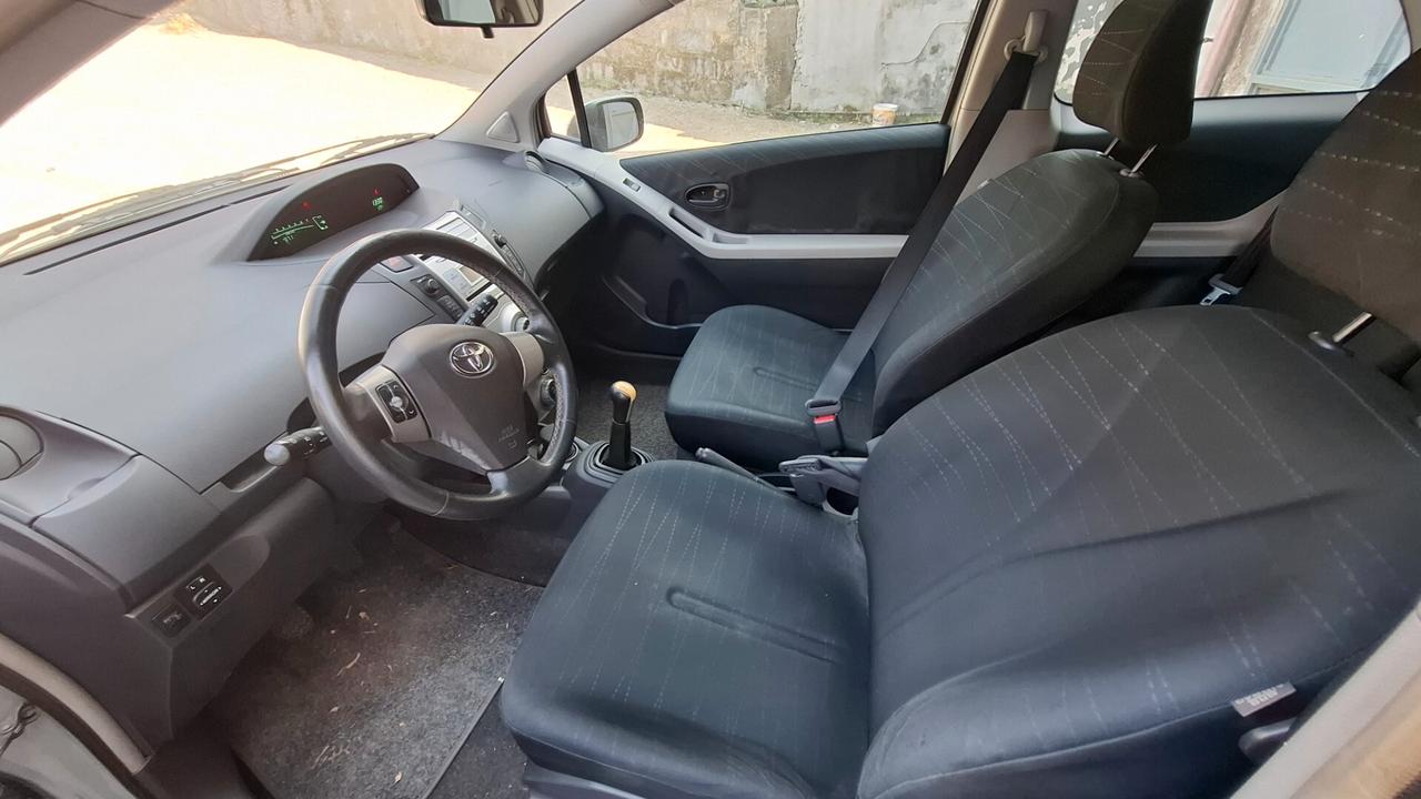 Toyota Yaris Verso 1.3i 16V cat Sol '03