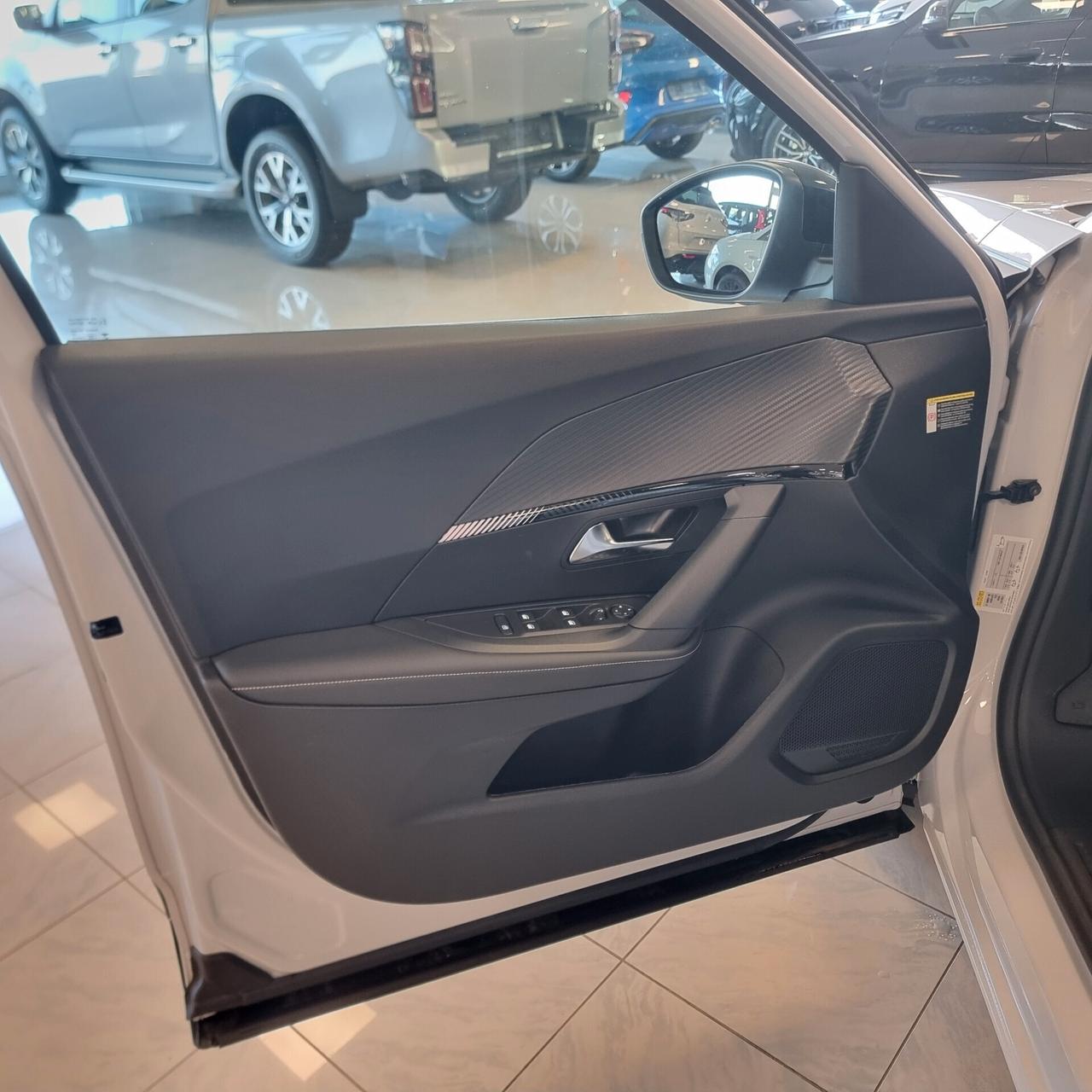 PEUGEOT 2008 ALLURE 1.2 Hybrid 136cv e-DCS6 cambio automatico S&S