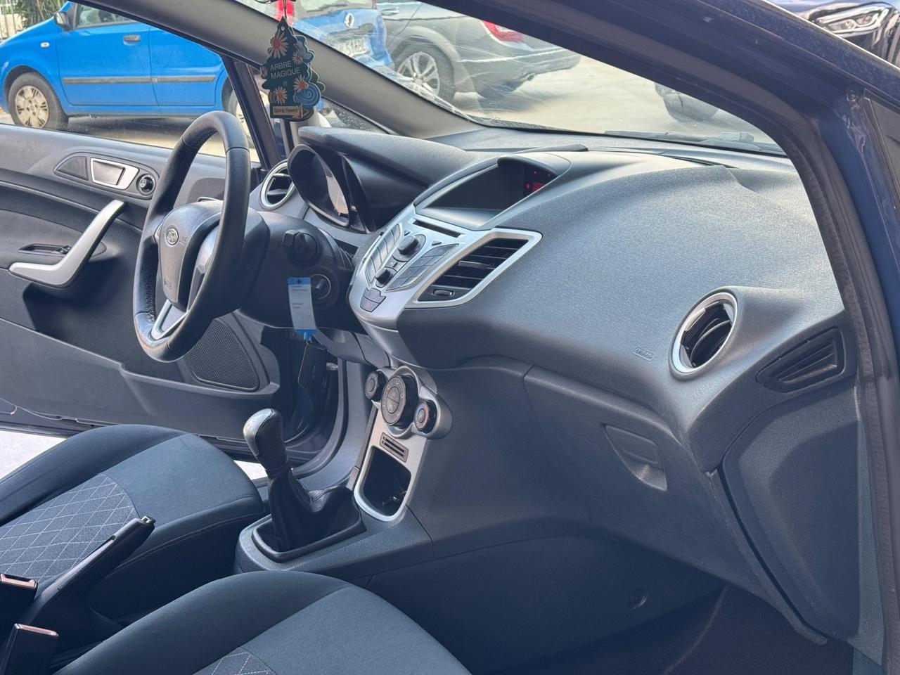 Ford Fiesta 1.4 TDCi 70CV 5 porte Titanium