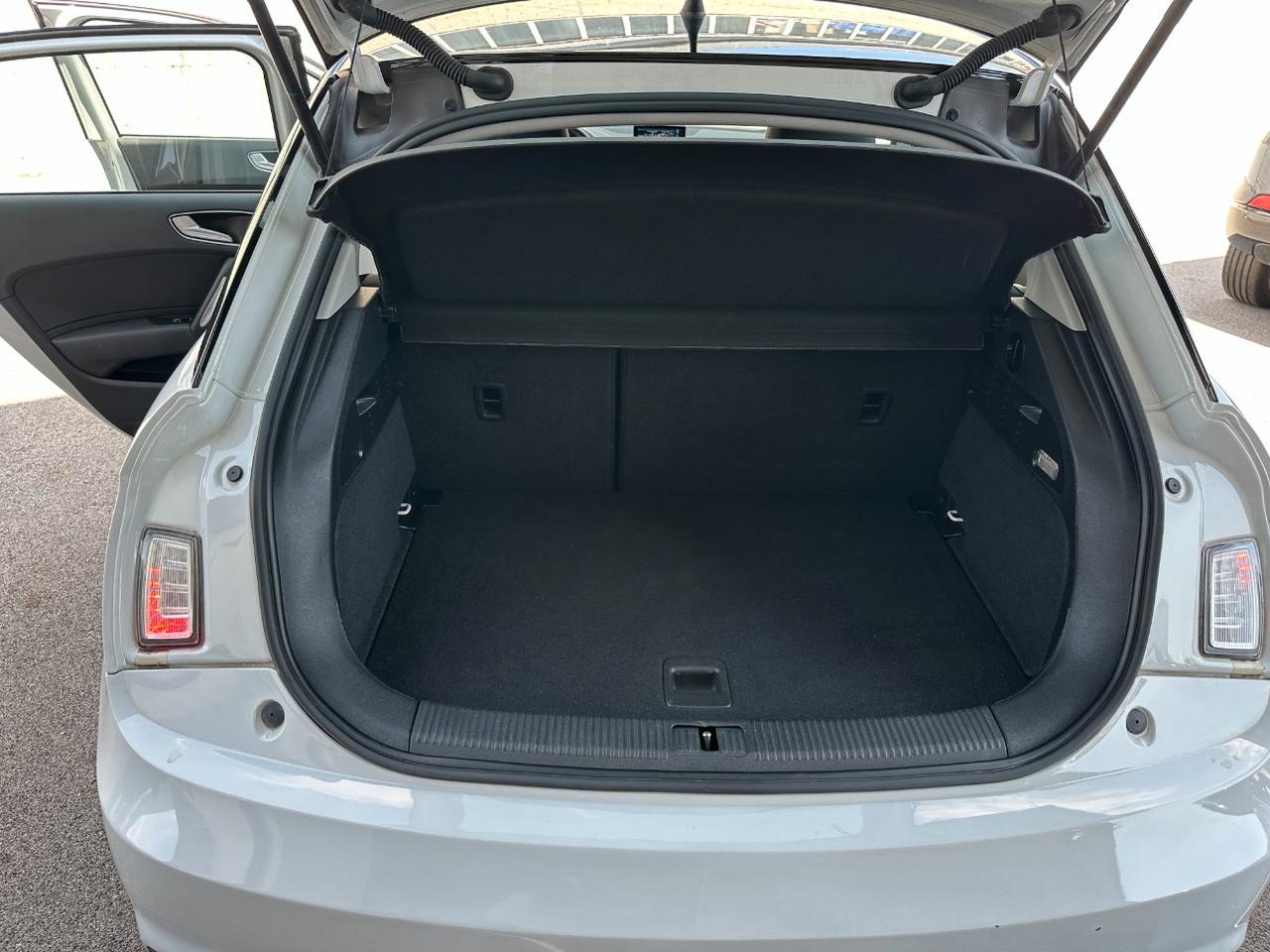 Audi A1 Sportback 1.6 tdi Sport s-tronic