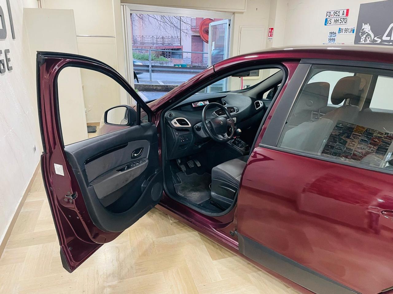 Renault Scenic Scénic XMod 1.6 GPL Wave