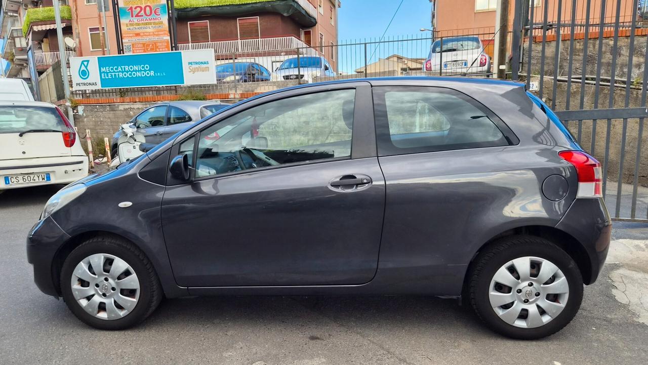 Toyota Yaris 1.0 3 porte Sol
