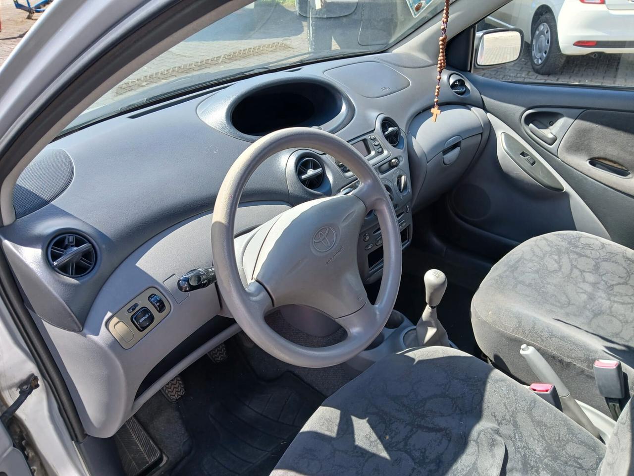 Toyota Yaris 1.0i 16V cat 5 porte '03