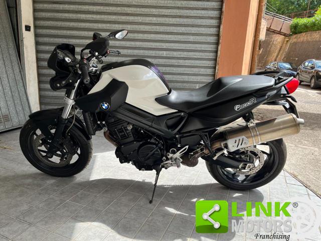 BMW F 800 R .