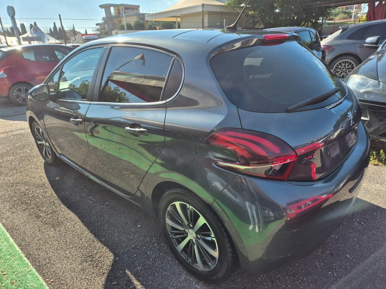 Peugeot 208 PureTech 82 5 porte Allure