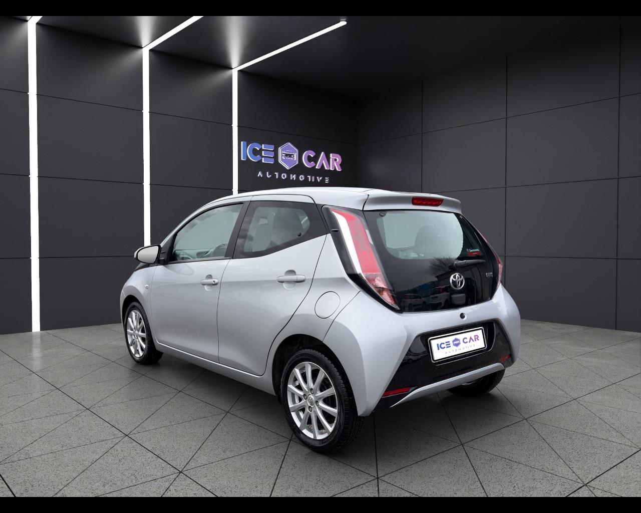 TOYOTA Aygo 1.0 VVT-i 69 CV 5 porte x-play MMT