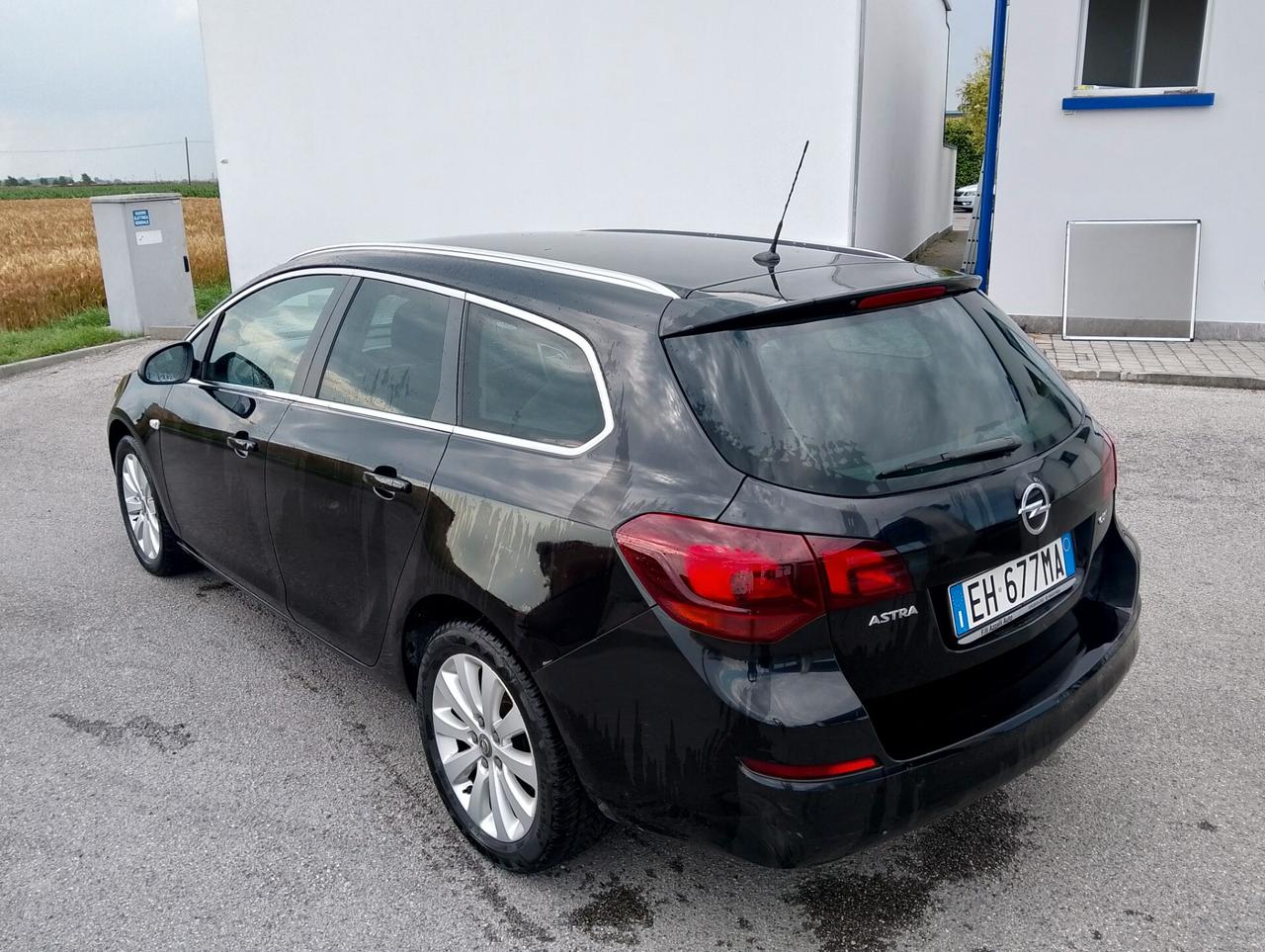 Opel Astra 1.7 CDTI tutta tagliandata Opel perfetta pari al nuovo unica proprietaria
