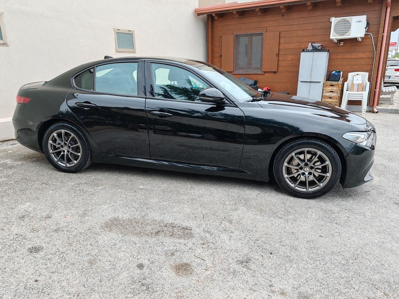 Alfa Romeo Giulia 2.2 TD 160 CV AT8 Business