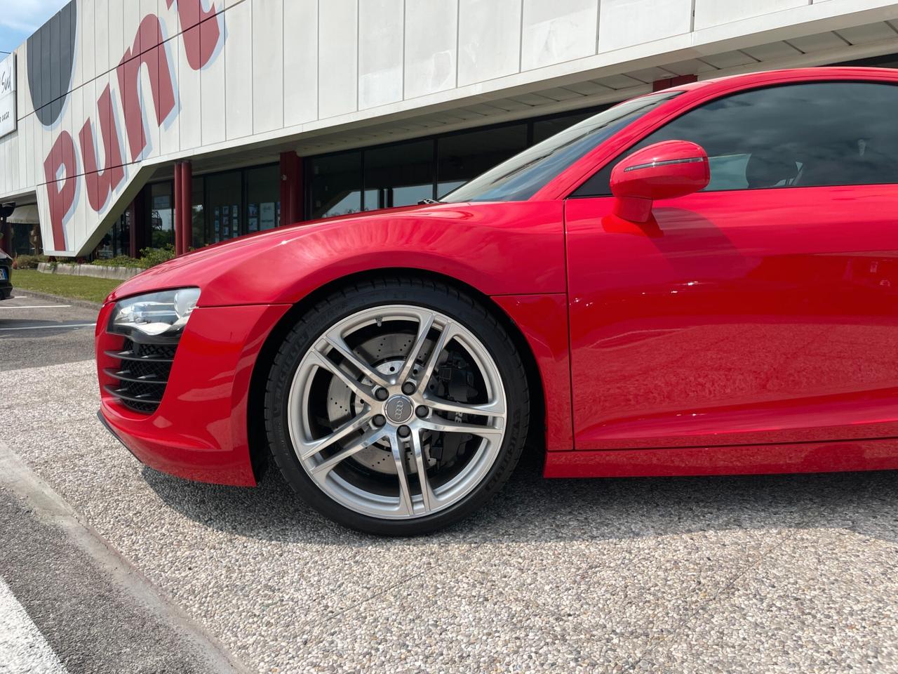 Audi R8 4.2 V8 Cambio MANUALE