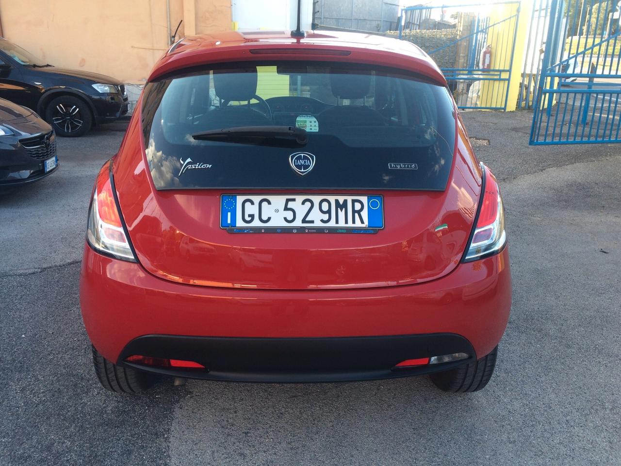 2020 lancia Ypsilon 1.0 FireFly 5 porte S&S Hybrid Ecochic Silver