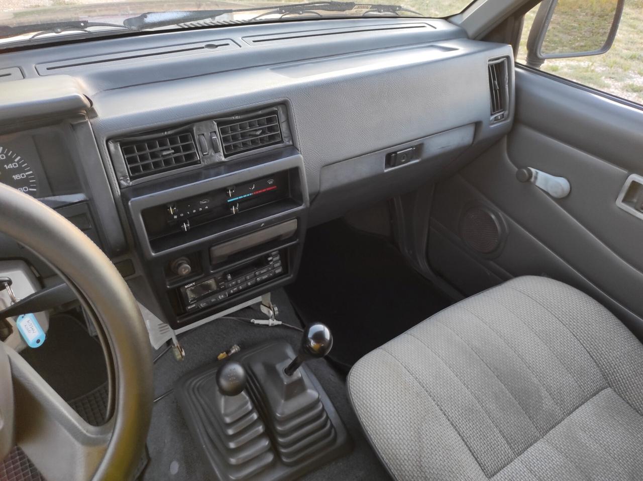 Nissan King Cab 2.5 Diesel - 4x4 GANCIO TRAINO