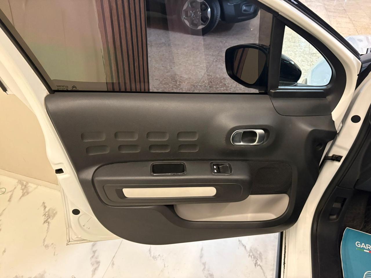 Citroen C3 1600cc BlueHDi 75cv Allestimento Shine