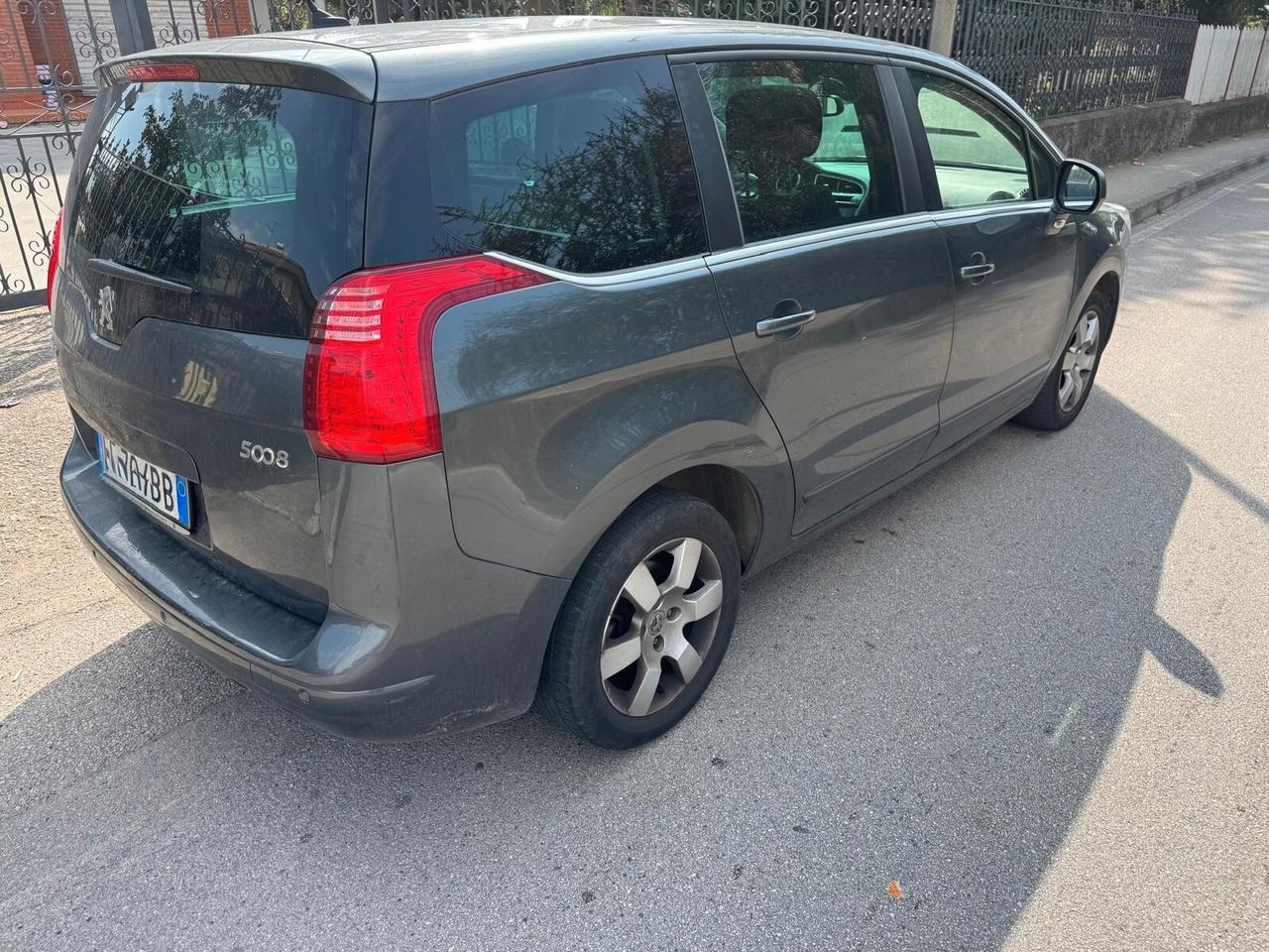 Peugeot 5008 1.6 VTi 120CV Premium