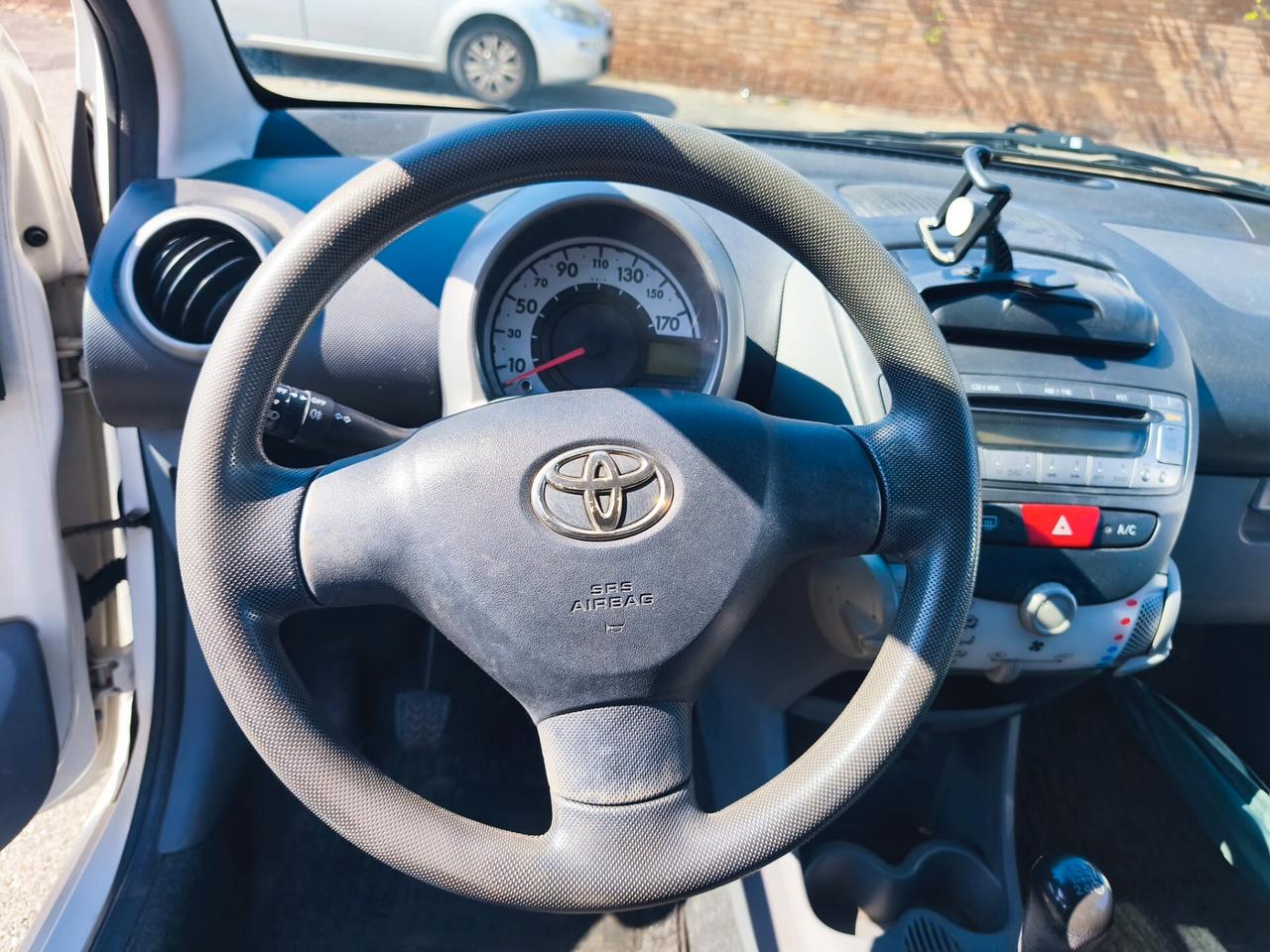 Toyota Aygo 1.0 12V VVT-i 3 porte Now Connect