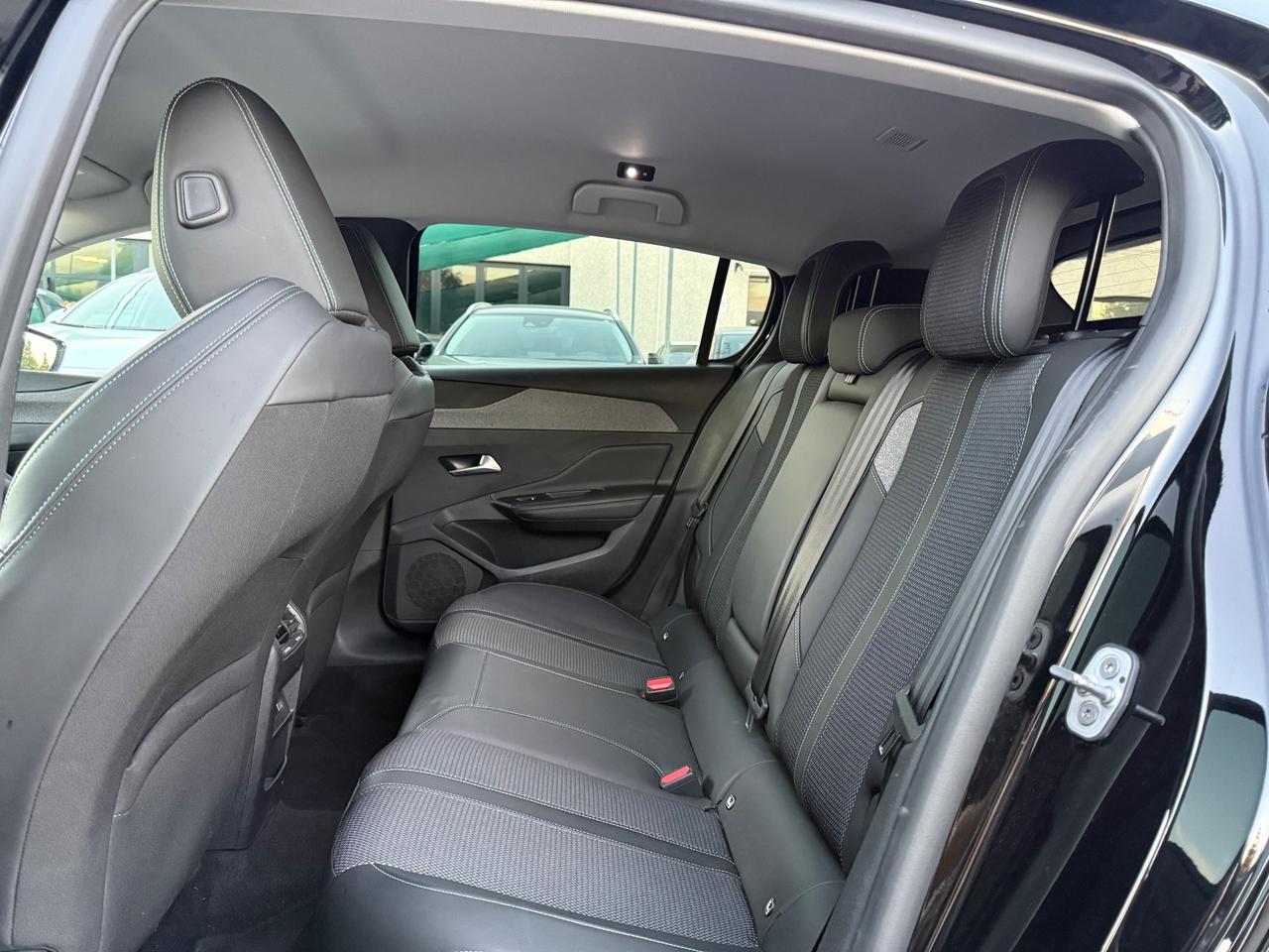 Peugeot 308 Berlina 1.5 130 S&S EAT8 Allure Pack