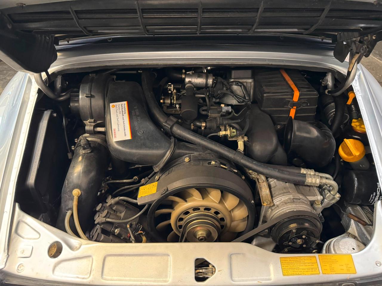 Porsche 964 Carrera 2 Cabrio