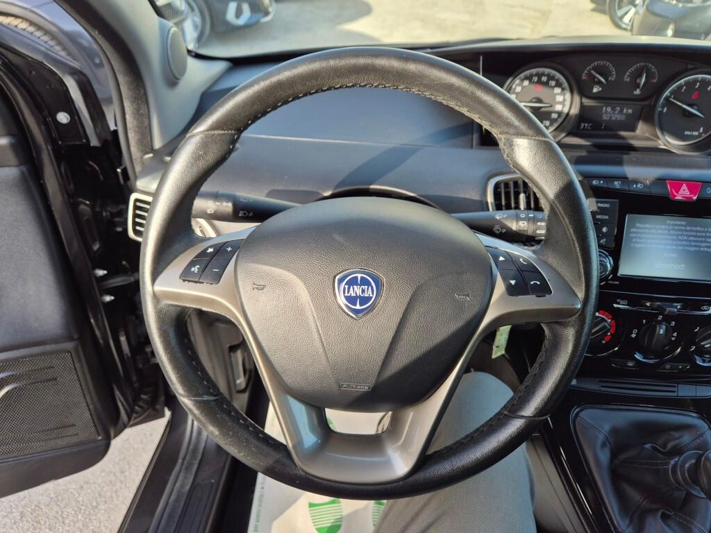 Lancia Ypsilon 1.2 69 CV 5-POSTI Gold