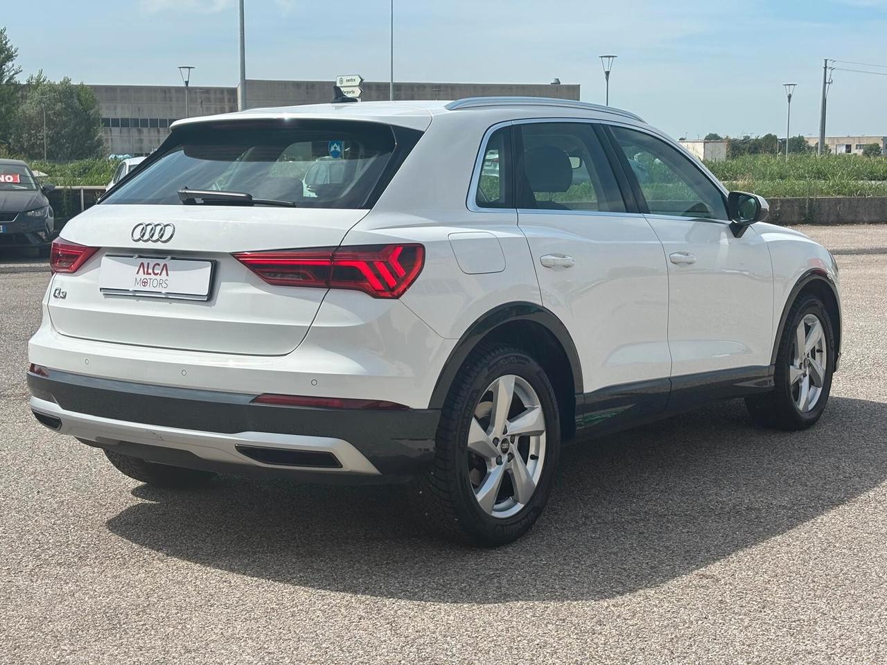 Audi Q3 35 TDI S tronic Business Advanced