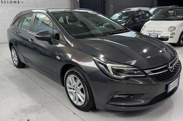 Opel Astra IVA ESPOSTA Neopatentati Cambio Automatico
