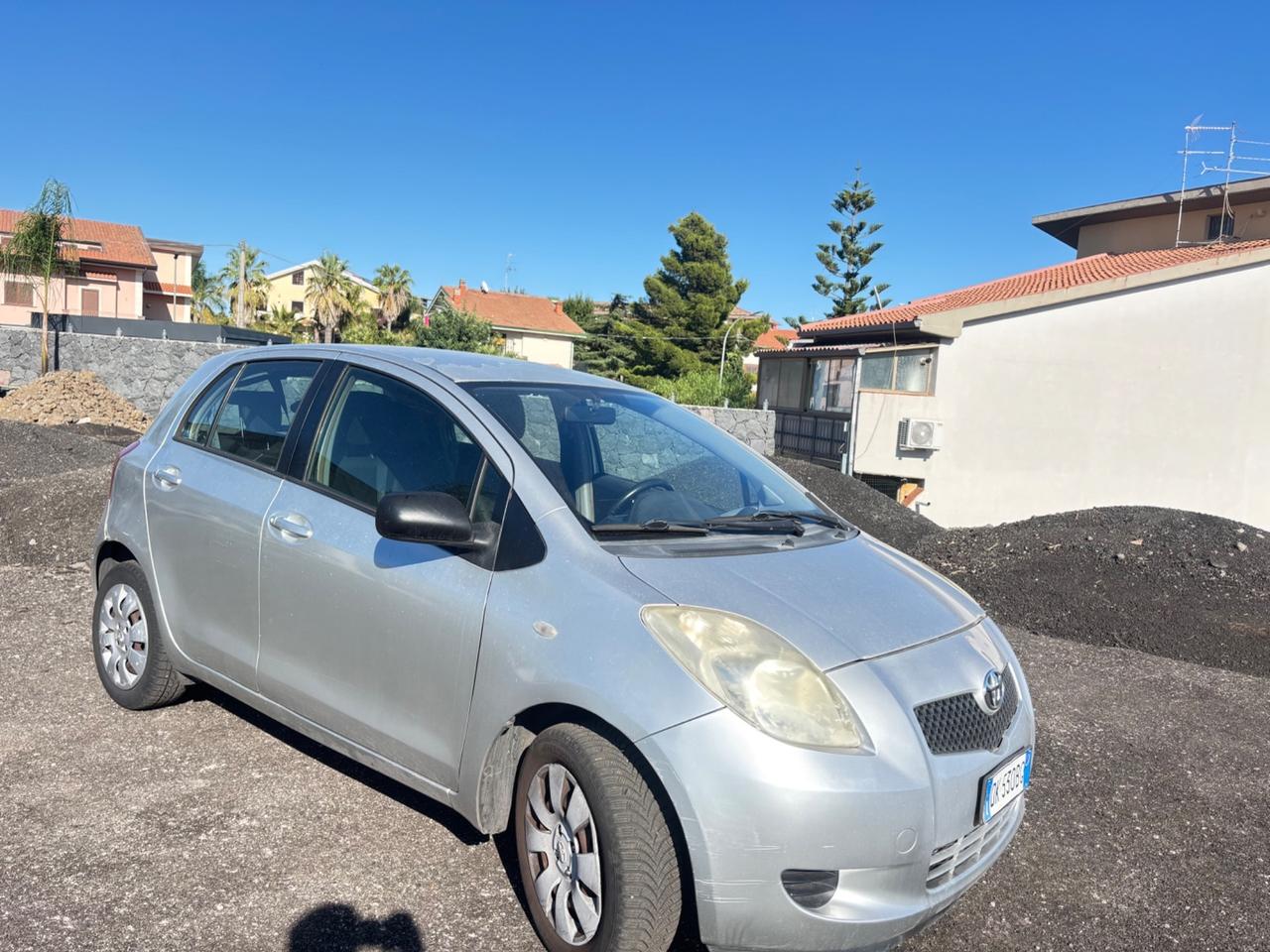 Toyota Yaris 1.0 5 porte