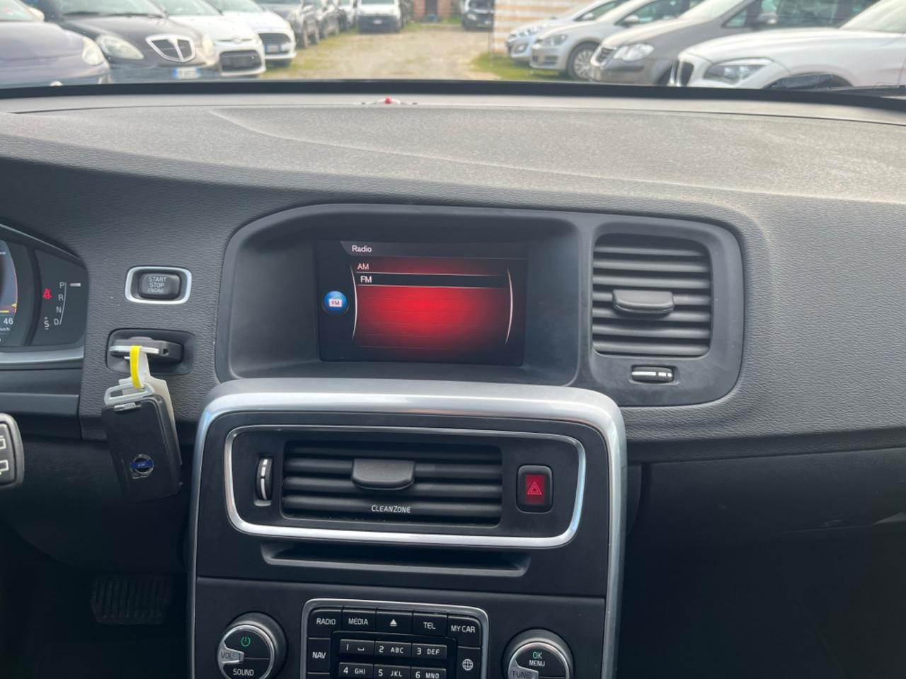 Volvo V60 D3 Geartronic R-design 2018 2.0 DIESEL 108.000 KM