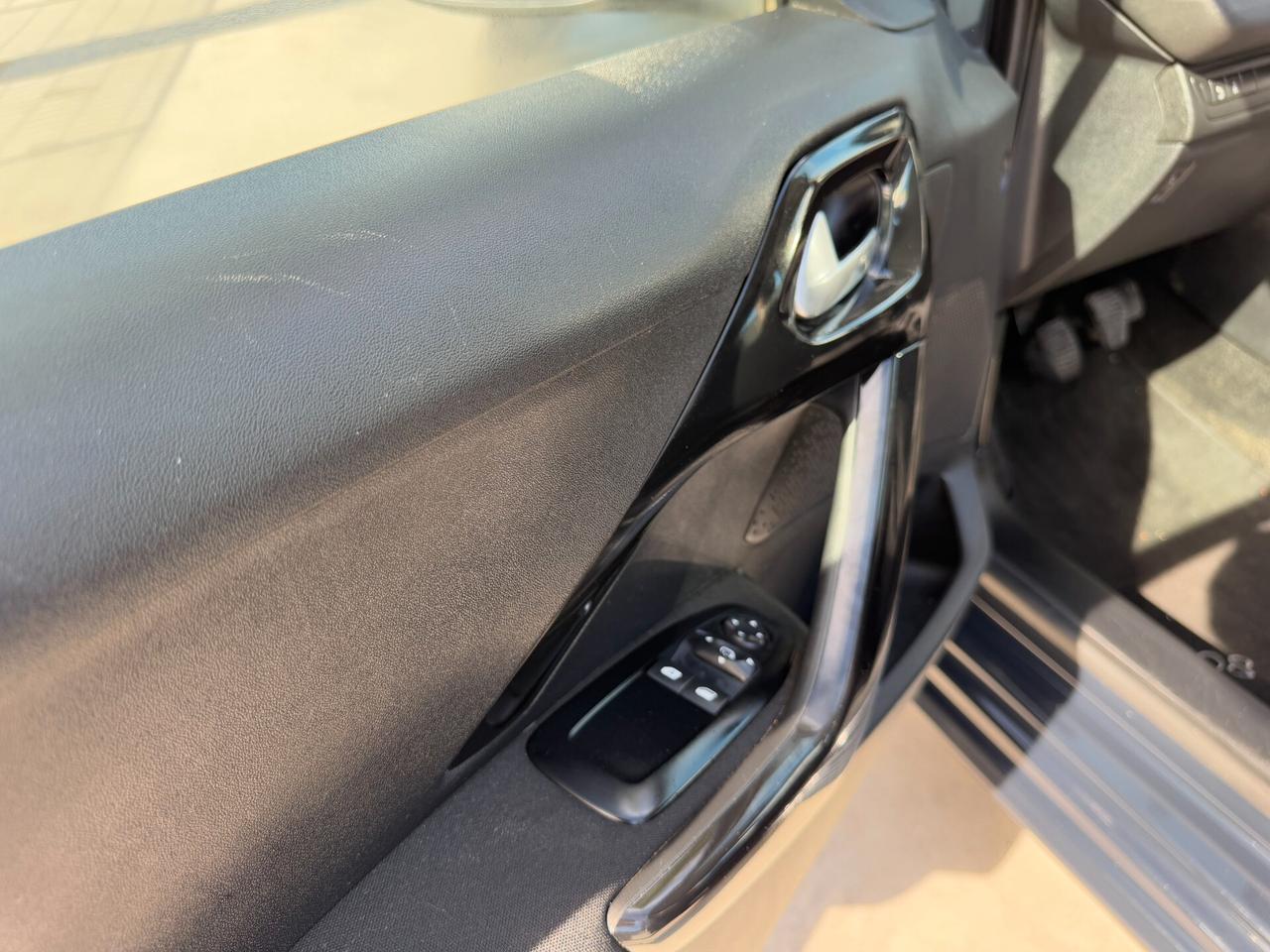 PEUGEOT 208 ANNO 2017 1.6 DIESEL 75 CV