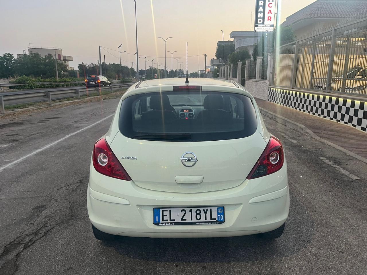 Opel Corsa 1.2 3 porte Elective Unipro 2012
