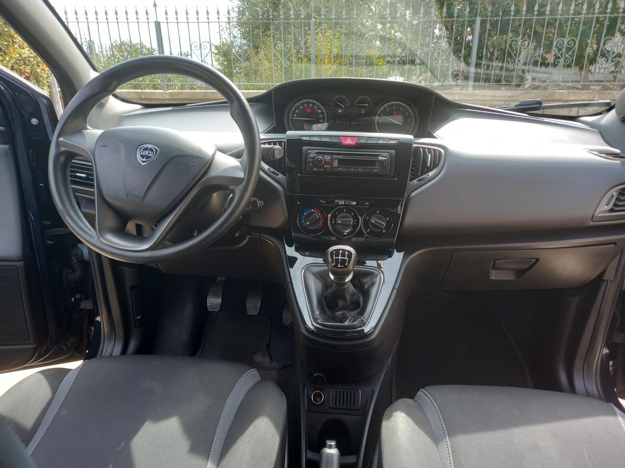 Lancia Ypsilon 1.2 69 CV