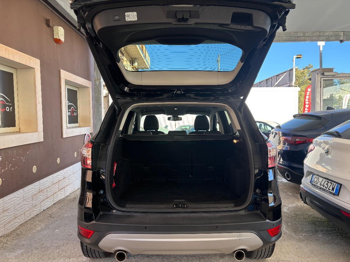 FORD - Kuga - 1.5 TDCI 120CV S&S 2WD ST-Line Bus.