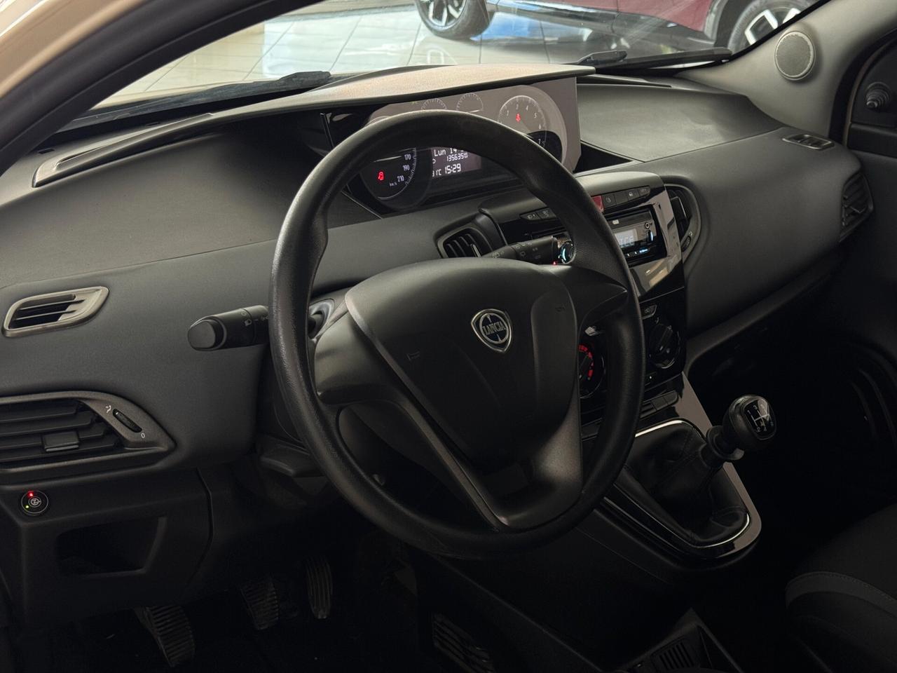 Lancia Ypsilon 1.2 69 CV 5 porte GPL Silver
