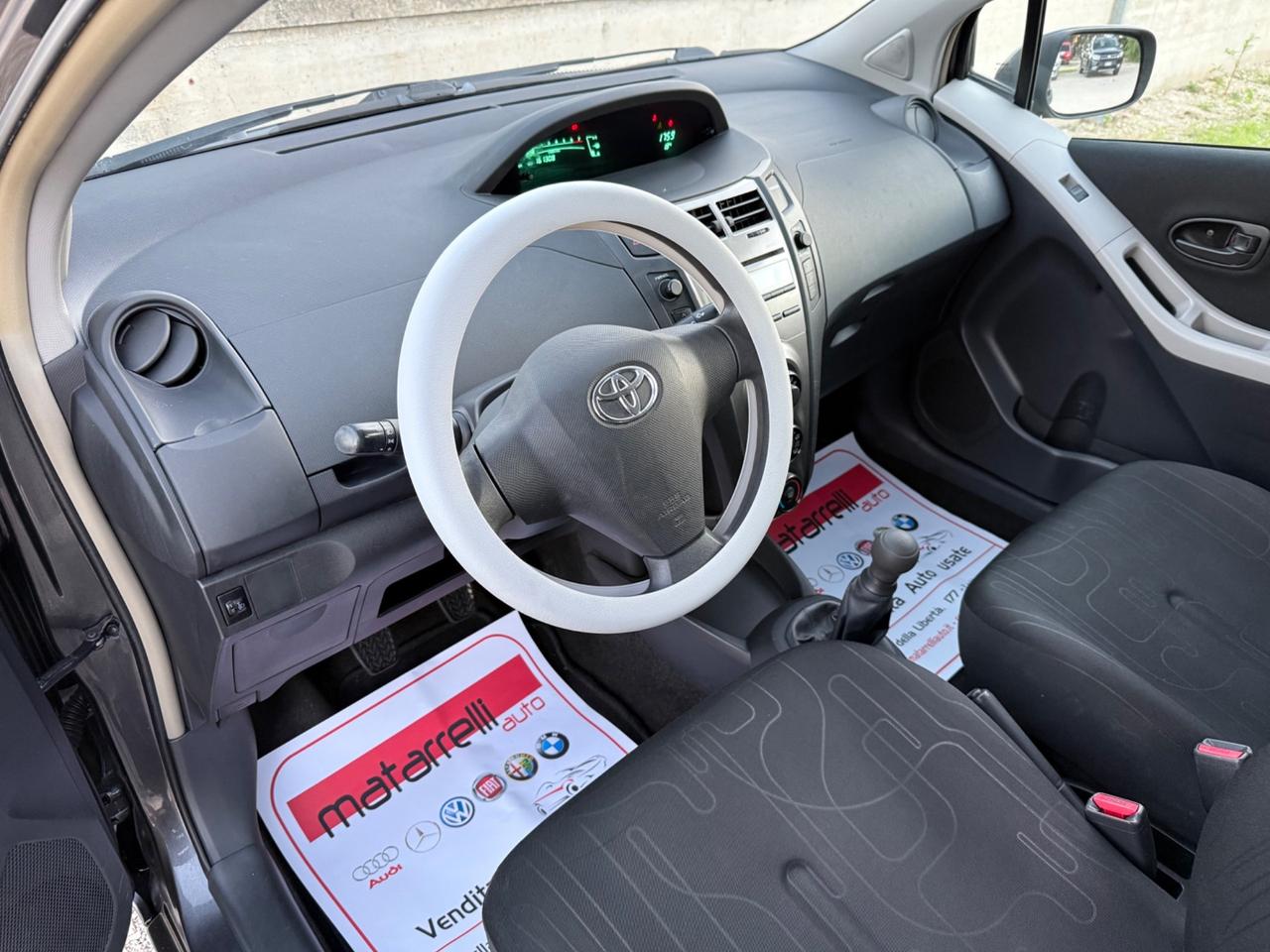 Toyota Yaris 1.0 5 porte Sol