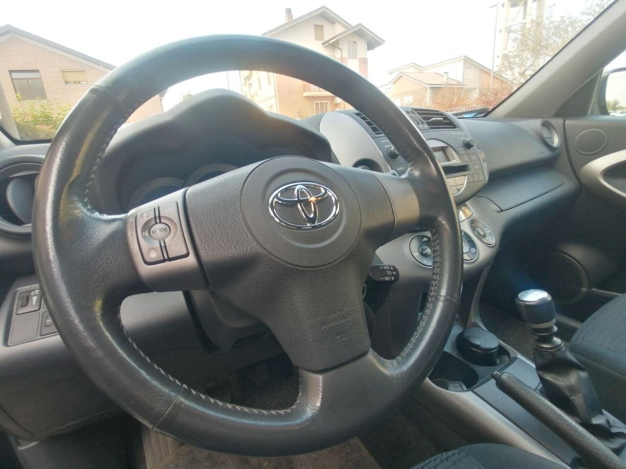 Toyota RAV 4 RAV4 2.2 D-4D 177 CV Luxury
