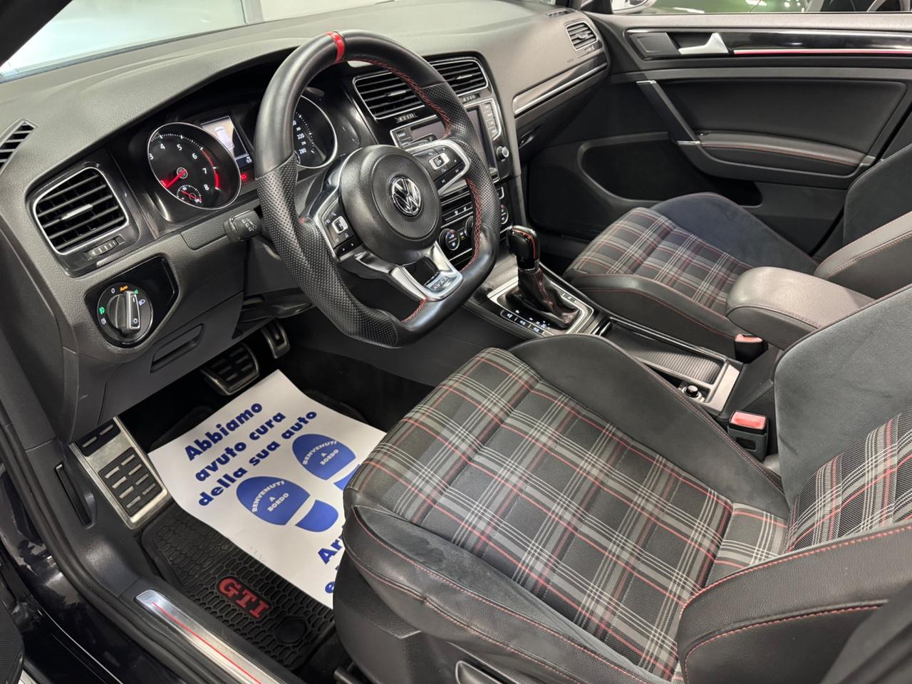 Volkswagen Golf GTI 2.0 TSI DSG TETTO