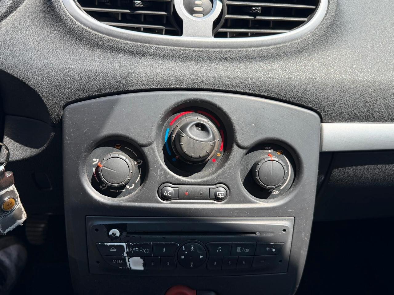 Renault Clio 1.2 16V 3 porte Confort