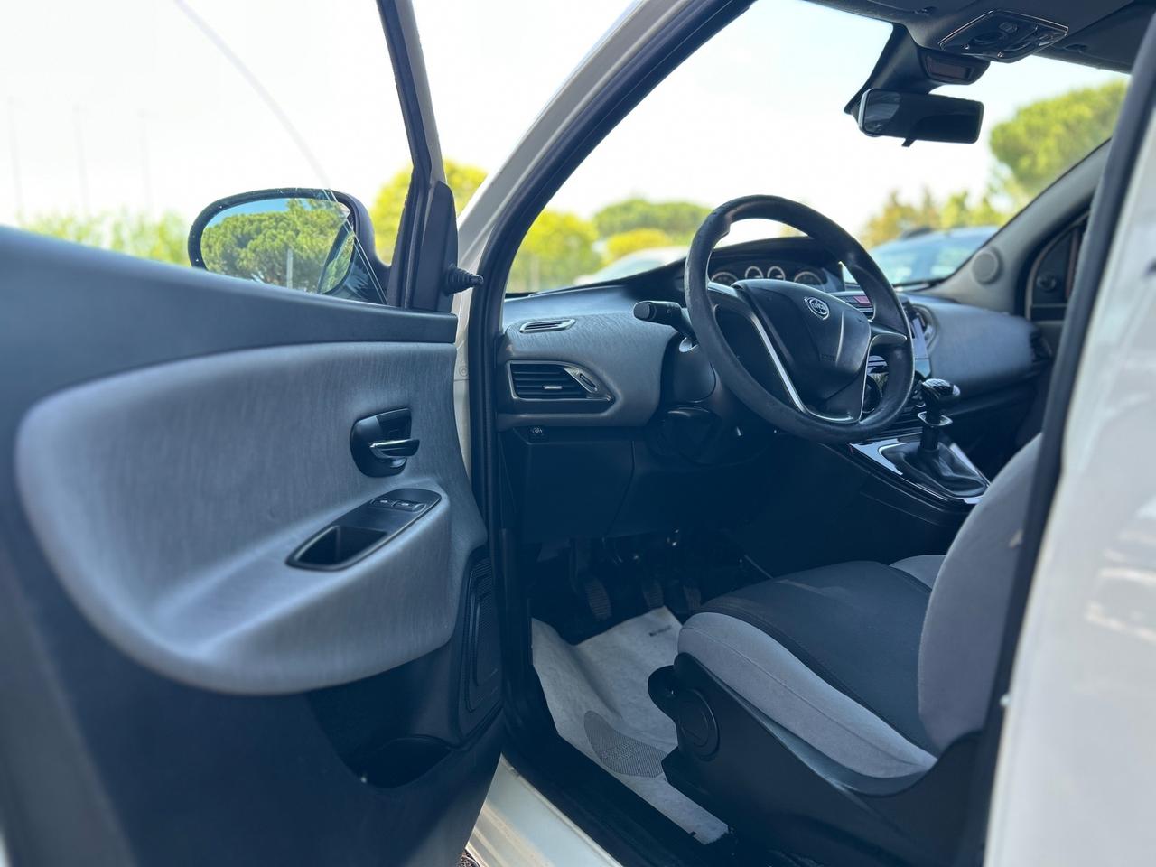 Lancia Ypsilon 1.2 69CV *GPL VALIDO 2027*NEOPATENTATI*