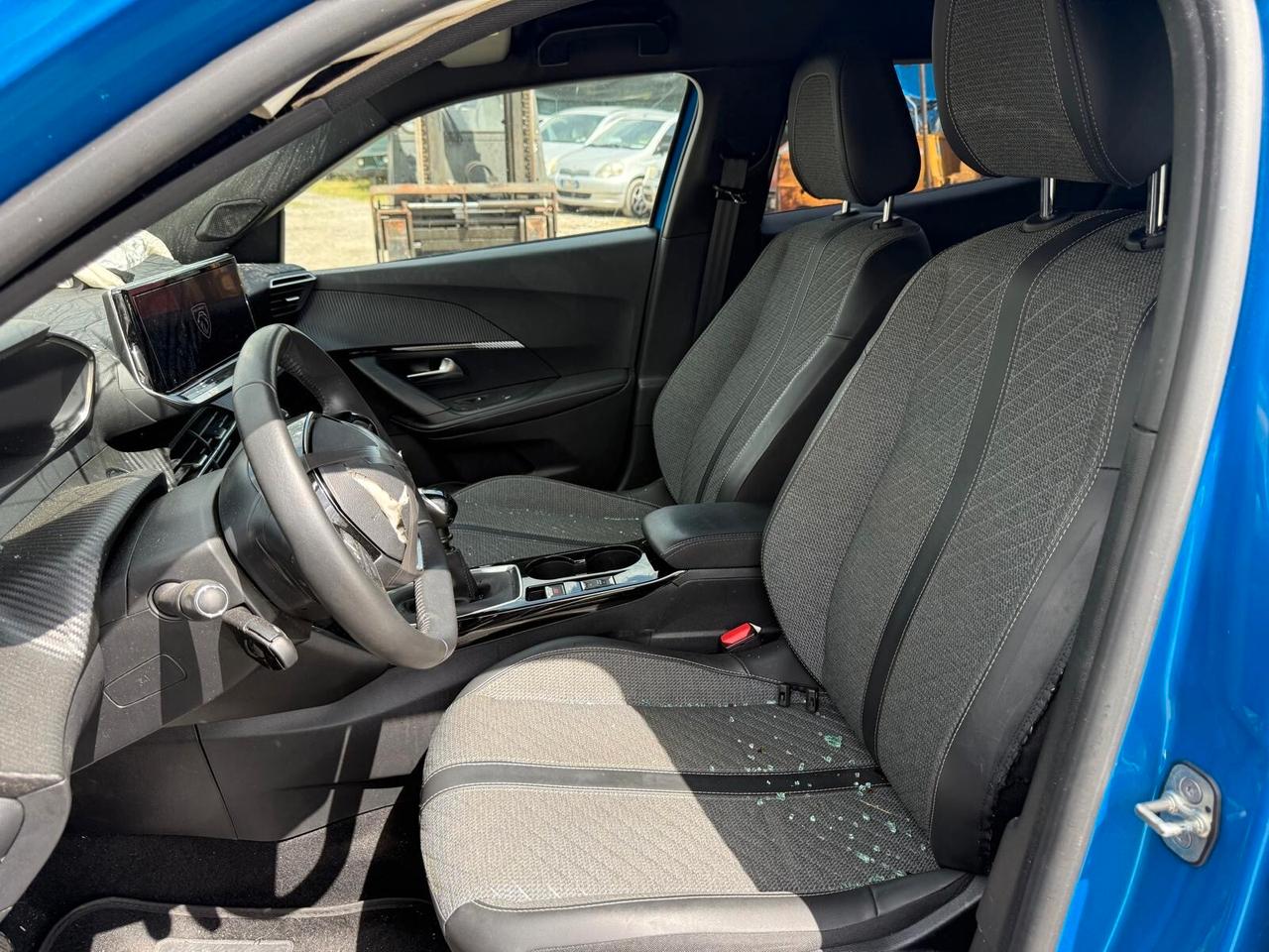 Peugeot 2008 PureTech 100 S&S Allure incidentata